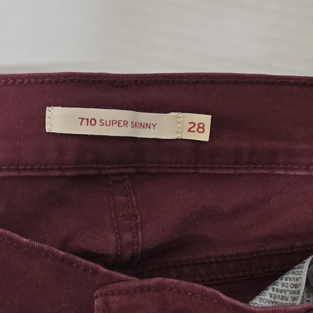 Levi's 710 Super Skinny Jeans - Picture 2 of 3